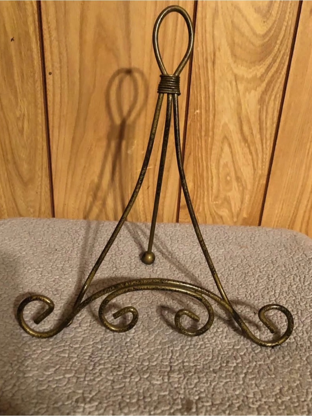 Decorative Metal Display Easel Stand in Antique Gold